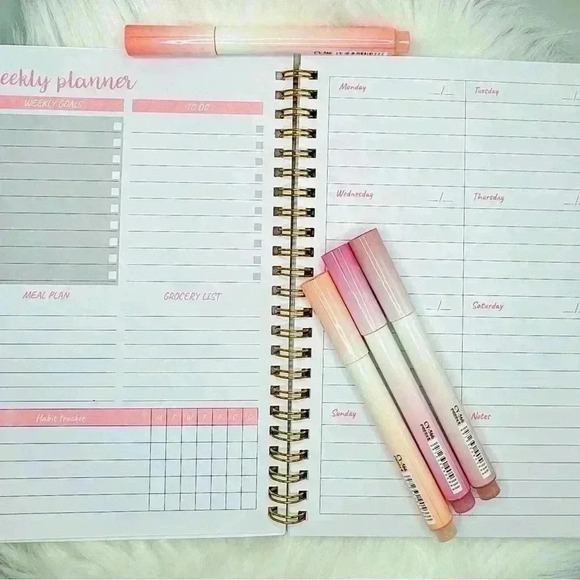 Weekly Planner and Pink Series Highlighter Pen Set Bundle - Picture 7 of 8